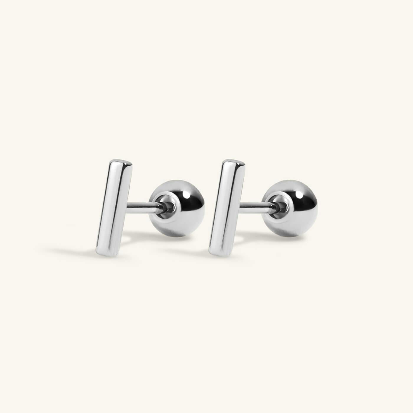 Little Bar Studs in Titanium (Silver)