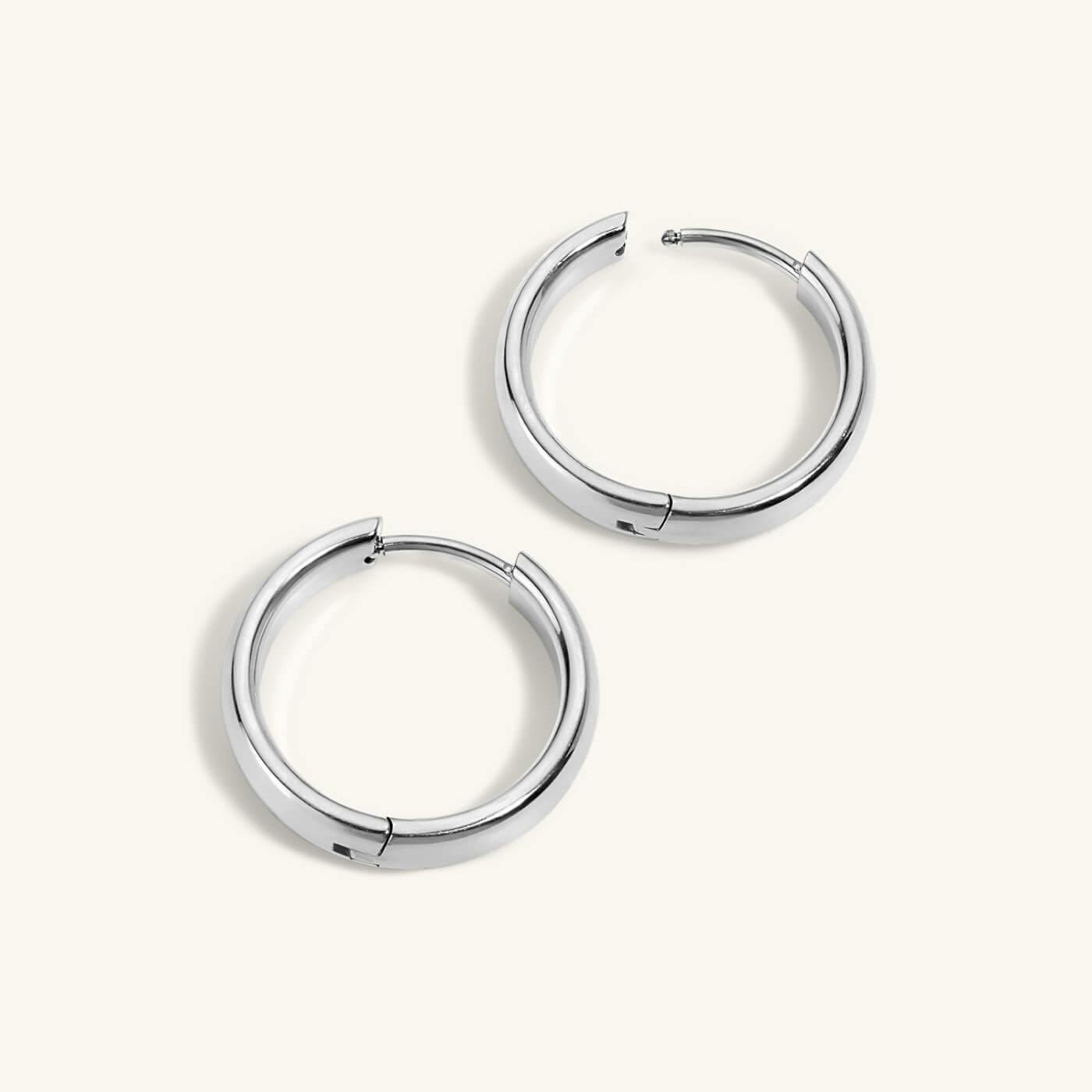 Bold Hoops in Titanium (Silver)